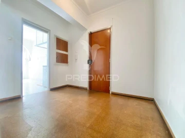 Apartamento T2 para Venda em Santa Iria de Azoia, São João da Talha e Bobadela