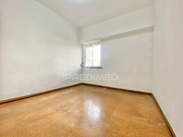 Apartamento T2 para Venda em Santa Iria de Azoia, São João da Talha e Bobadela