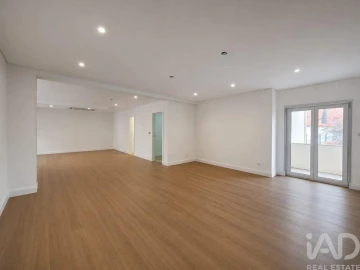 Apartamento para Venda em Currelos, Papízios e Sobral