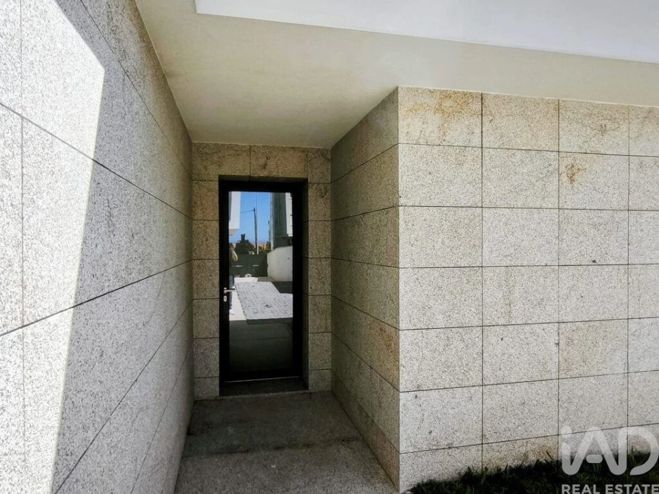 Moradia T1 para Venda em Vila Praia de Ancora Foto 6