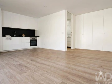 Moradia T1 para Venda em Vila Praia de Ancora
