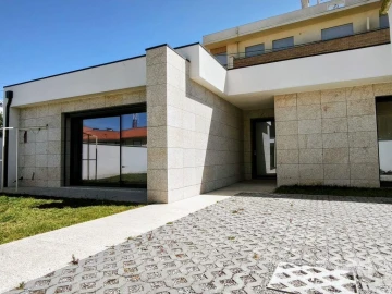 Moradia T1 para Venda em Vila Praia de Ancora