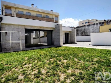 Moradia T1 para Venda em Vila Praia de Ancora