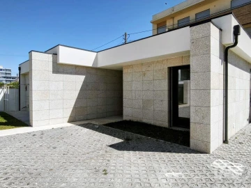 Moradia T1 para Venda em Vila Praia de Ancora