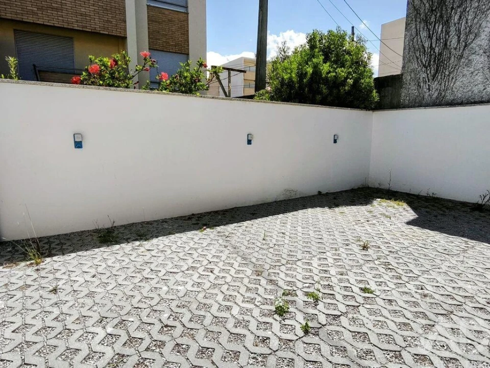 Moradia T1 para Venda em Vila Praia de Ancora Foto 18