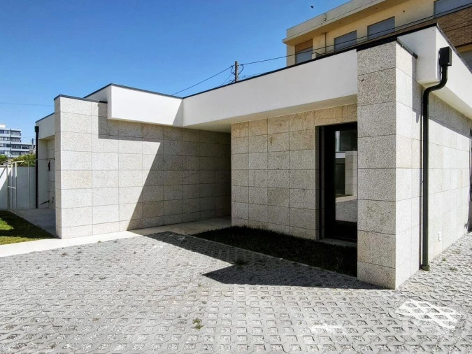 Moradia T1 para Venda em Vila Praia de Ancora Foto 9
