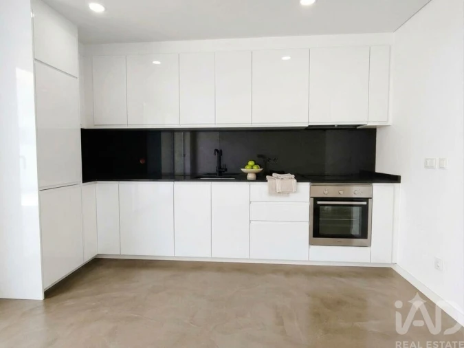 Moradia T1 para Venda em Vila Praia de Ancora Foto 5