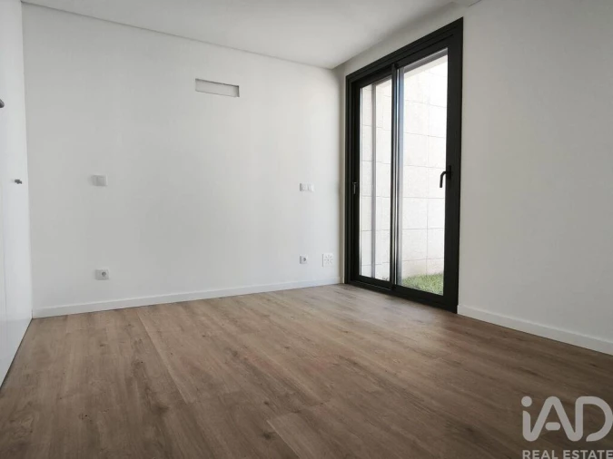 Moradia T1 para Venda em Vila Praia de Ancora Foto 16
