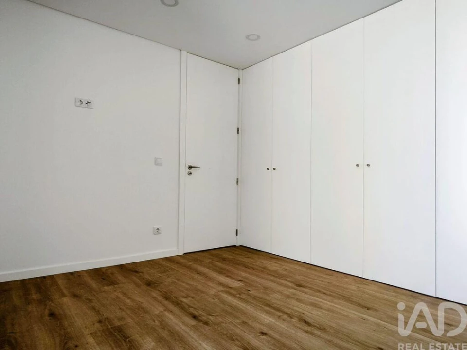 Moradia T1 para Venda em Vila Praia de Ancora Foto 17