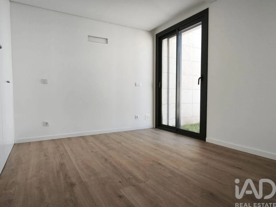 Moradia T1 para Venda em Vila Praia de Ancora Foto 16