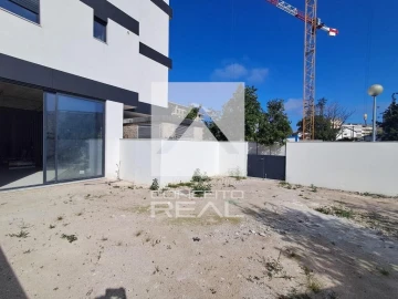Loja para Venda em Cidade da Maia