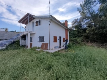 Moradia T2 para Venda em Santo Antonio dos Olivais