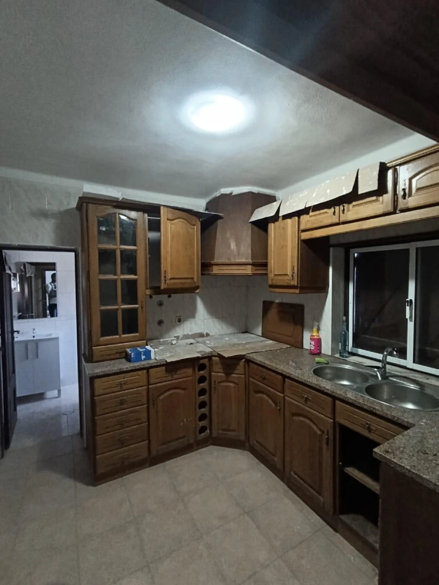 Moradia T2 para Venda em Santo Antonio dos Olivais Foto 4