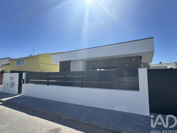 Moradia para Venda em Fernao Ferro