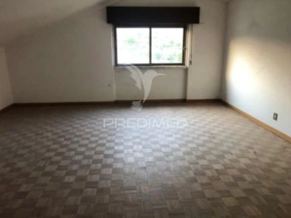 Moradia T6 para Venda em São João Baptista e Santa Maria dos Olivais Foto 3
