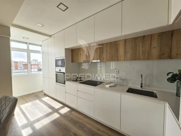Apartamento T3 para Venda em Benfica