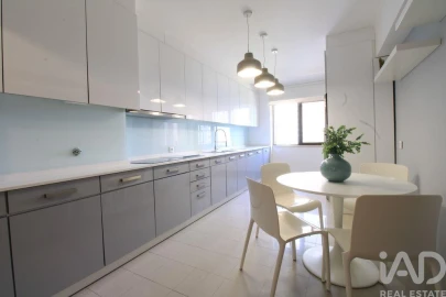 Apartamento T4 para Venda em Águas Livres