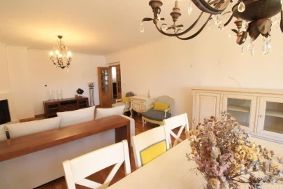 Apartamento T4 para Venda em Águas Livres