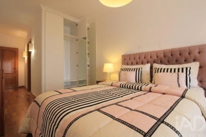 Apartamento T4 para Venda em Águas Livres