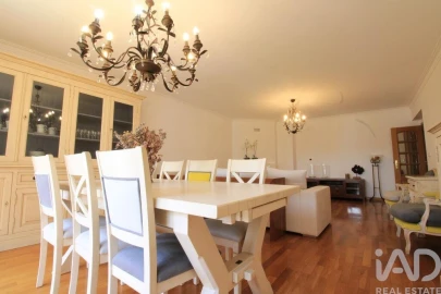 Apartamento T4 para Venda em Águas Livres