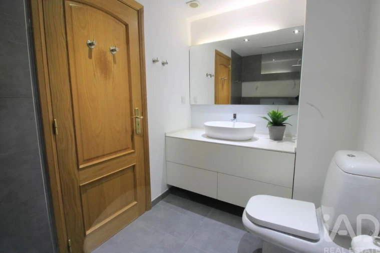 Apartamento T4 para Venda em Águas Livres Foto 17