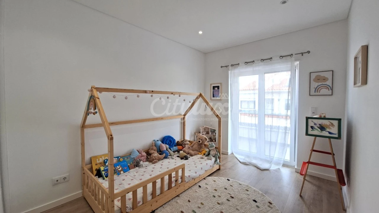Moradia T4 para Venda em São Domingos de Rana Foto 32