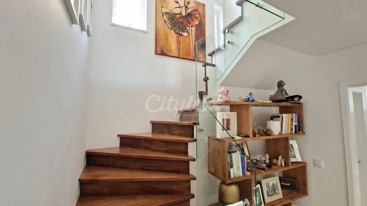 Moradia T4 para Venda em São Domingos de Rana Foto 18