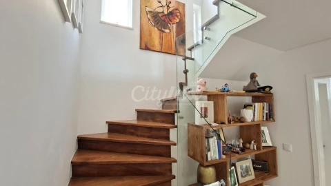 Moradia T4 para Venda em São Domingos de Rana