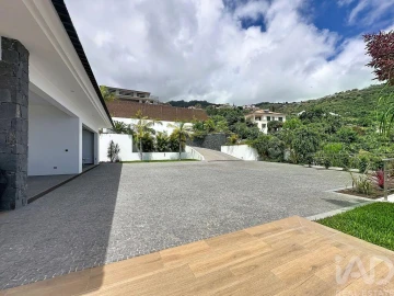 Moradia T5 para Venda em Arco da Calheta