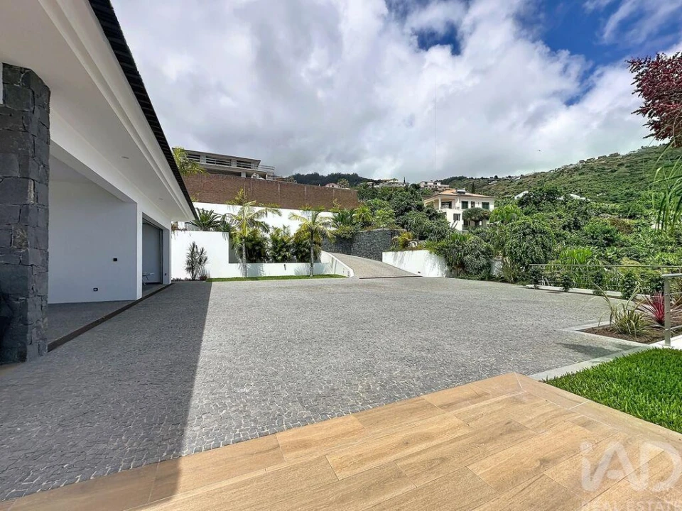 Moradia T5 para Venda em Arco da Calheta Foto 36