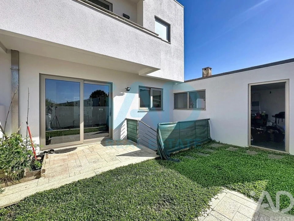 Moradia T3 para Venda em São Felix da Marinha Foto 37