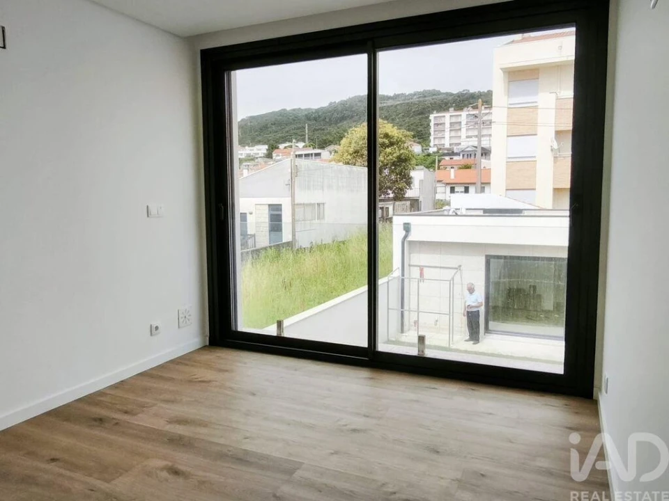 Moradia T2 para Venda em Vila Praia de Ancora Foto 7