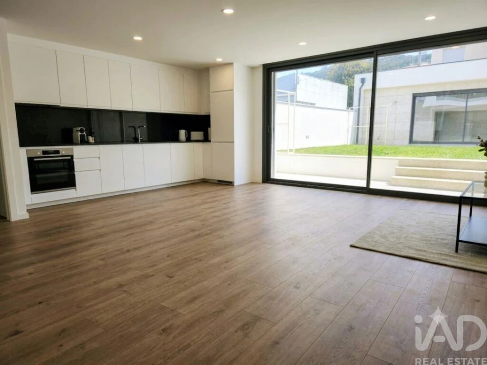 Moradia T2 para Venda em Vila Praia de Ancora Foto 22