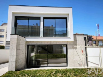 Moradia T2 para Venda em Vila Praia de Ancora