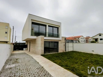 Moradia T2 para Venda em Vila Praia de Ancora