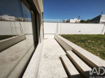 Moradia T2 para Venda em Vila Praia de Ancora