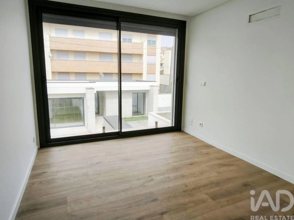 Moradia T2 para Venda em Vila Praia de Ancora Foto 6
