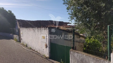 Moradia T3 para Venda em Santa Margarida da Coutada