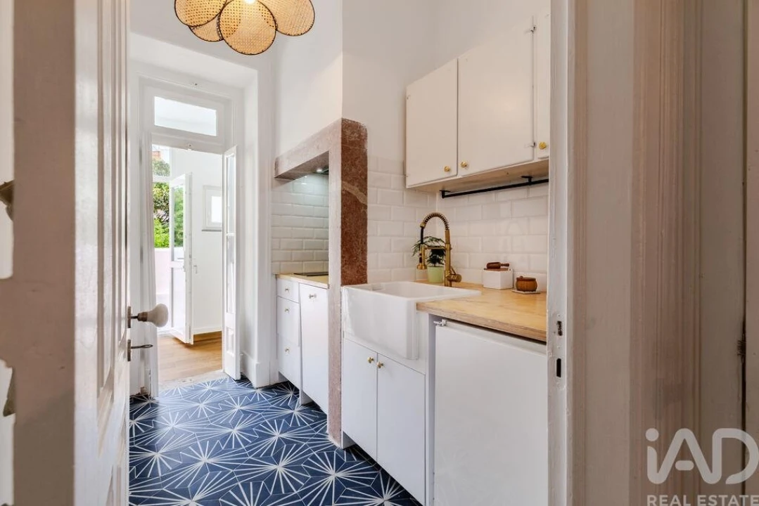 Apartamento T1 para Venda em Campolide Foto 1