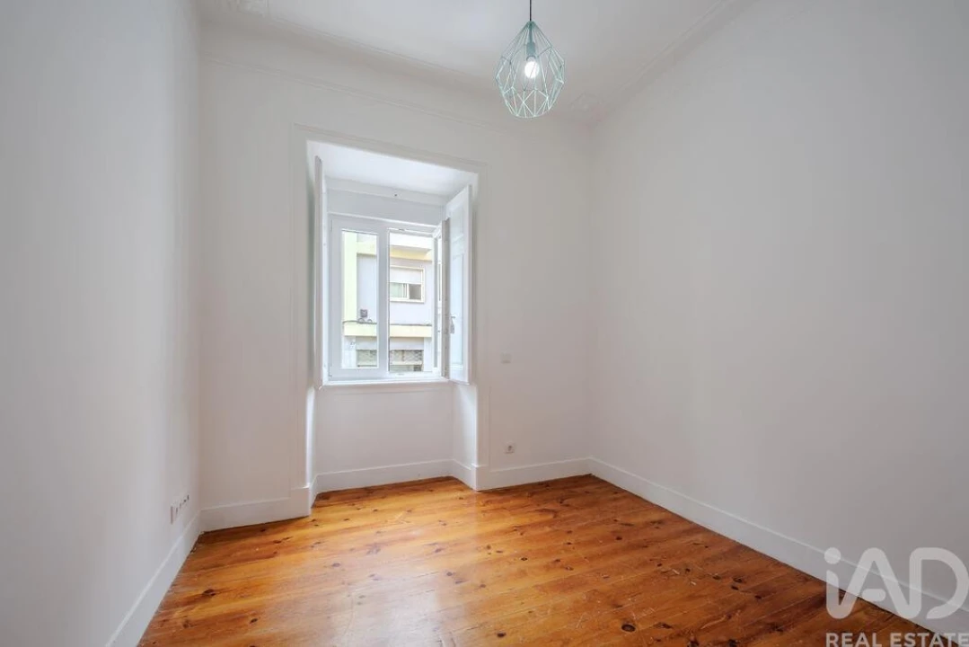 Apartamento T1 para Venda em Campolide Foto 2