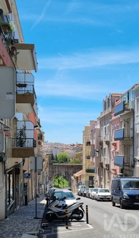 Apartamento T1 para Venda em Campolide