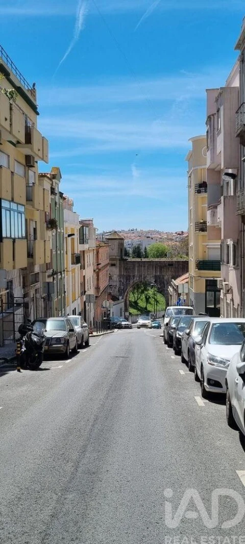 Apartamento T1 para Venda em Campolide