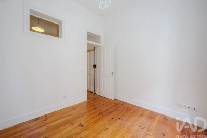 Apartamento T1 para Venda em Campolide