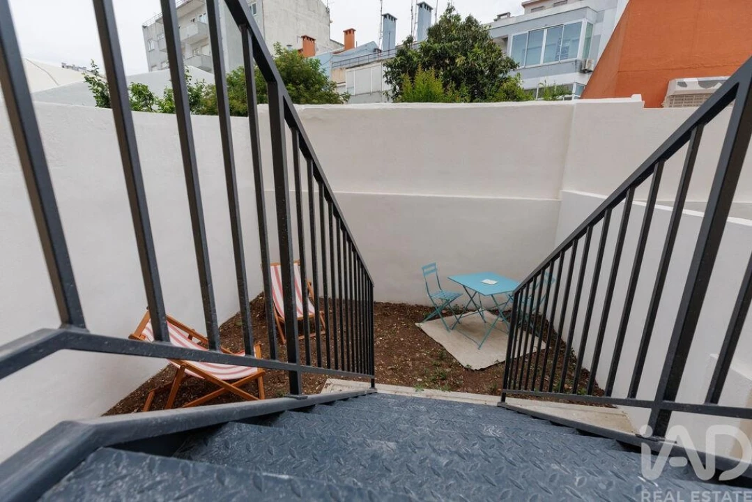 Apartamento T1 para Venda em Campolide Foto 28