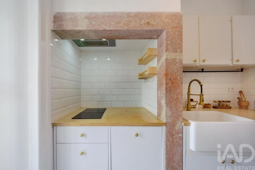 Apartamento T1 para Venda em Campolide Foto 18