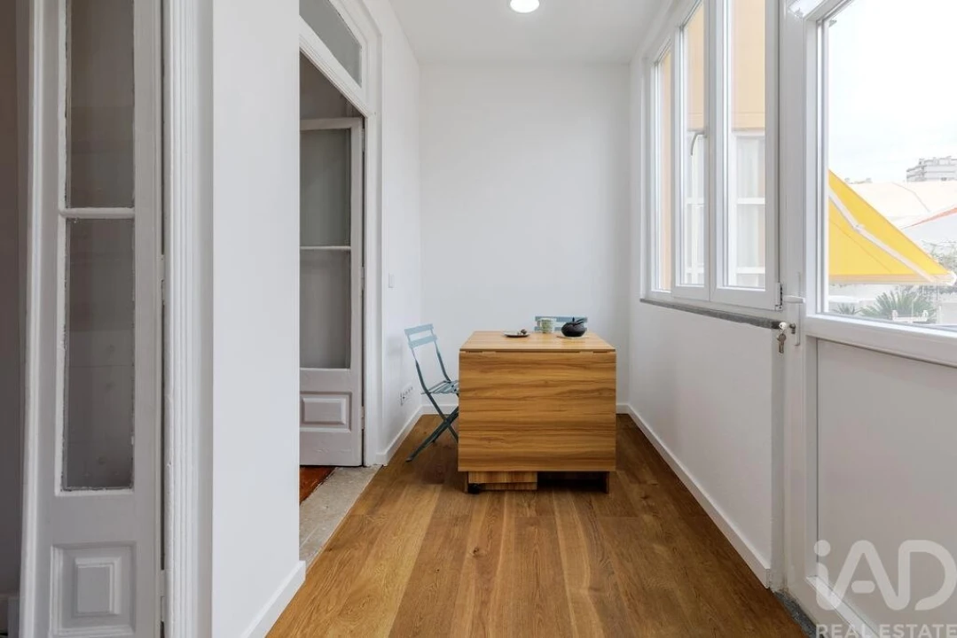 Apartamento T1 para Venda em Campolide Foto 24