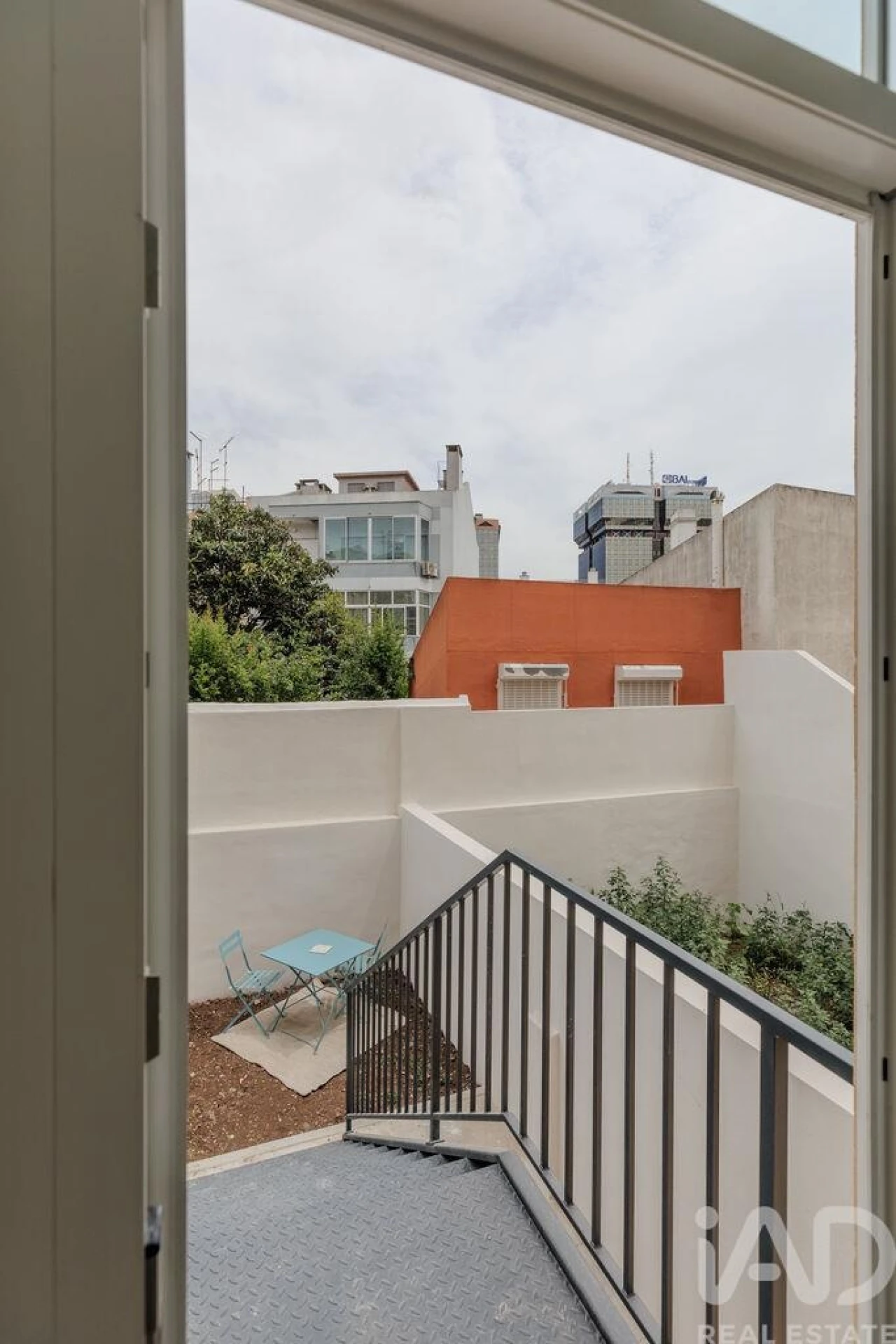 Apartamento T1 para Venda em Campolide Foto 33