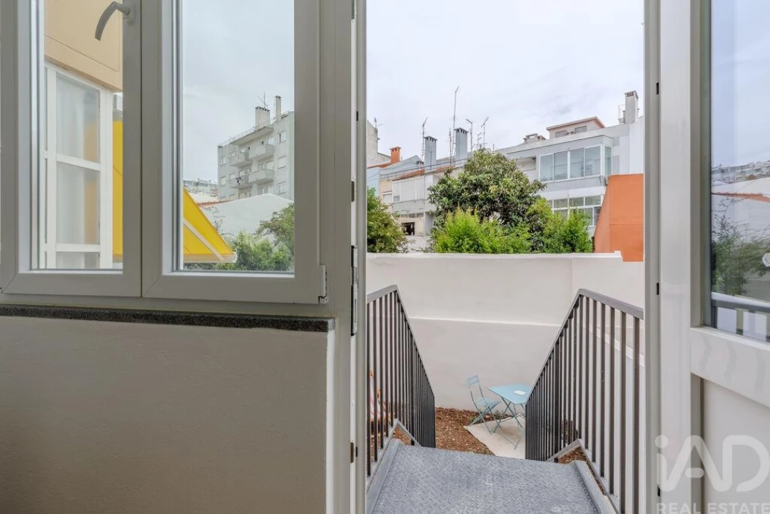 Apartamento T1 para Venda em Campolide Foto 27