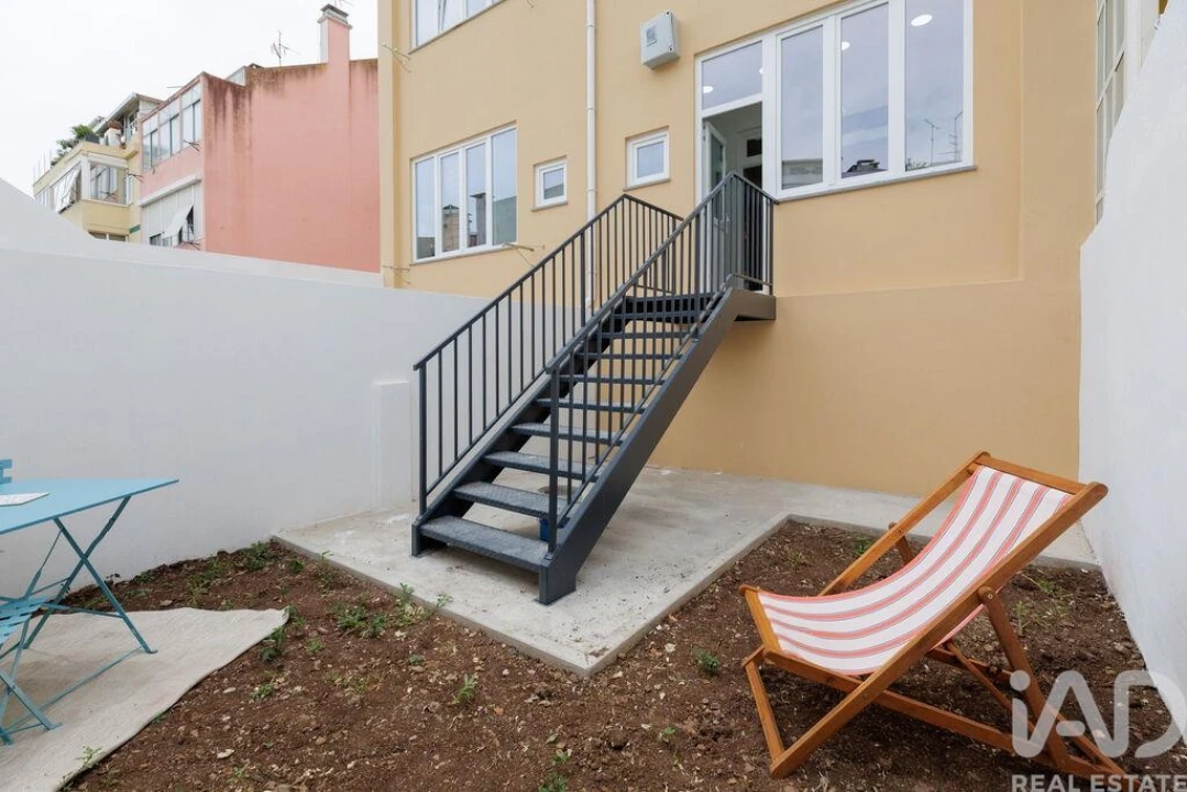 Apartamento T1 para Venda em Campolide Foto 32