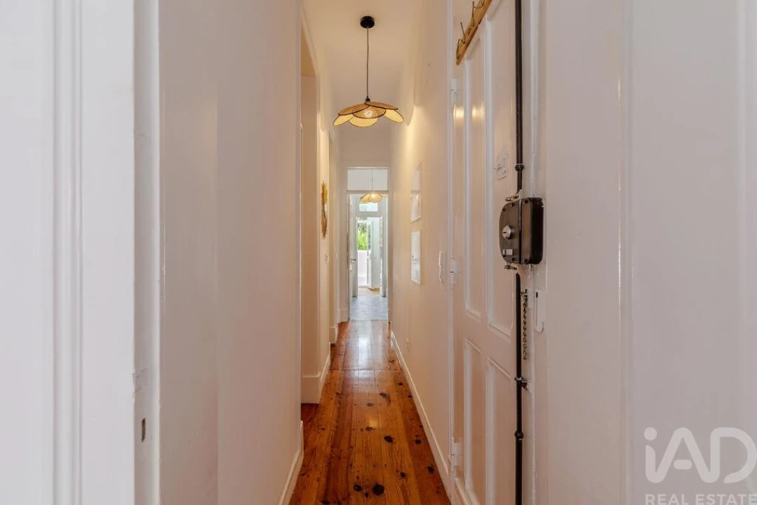 Apartamento T1 para Venda em Campolide Foto 10